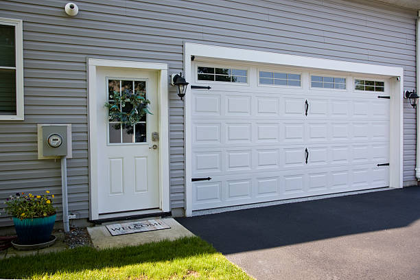 24/7 Emergency Garage Door Panel Replacement experts in Tuscola County County, MI